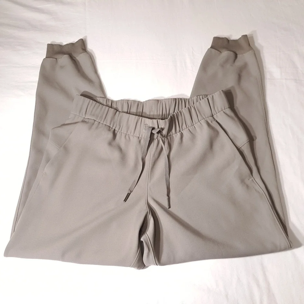 Lululemon Women's High Rise Jogger Size 8 Olive Green Drawstring Waist Lining‎